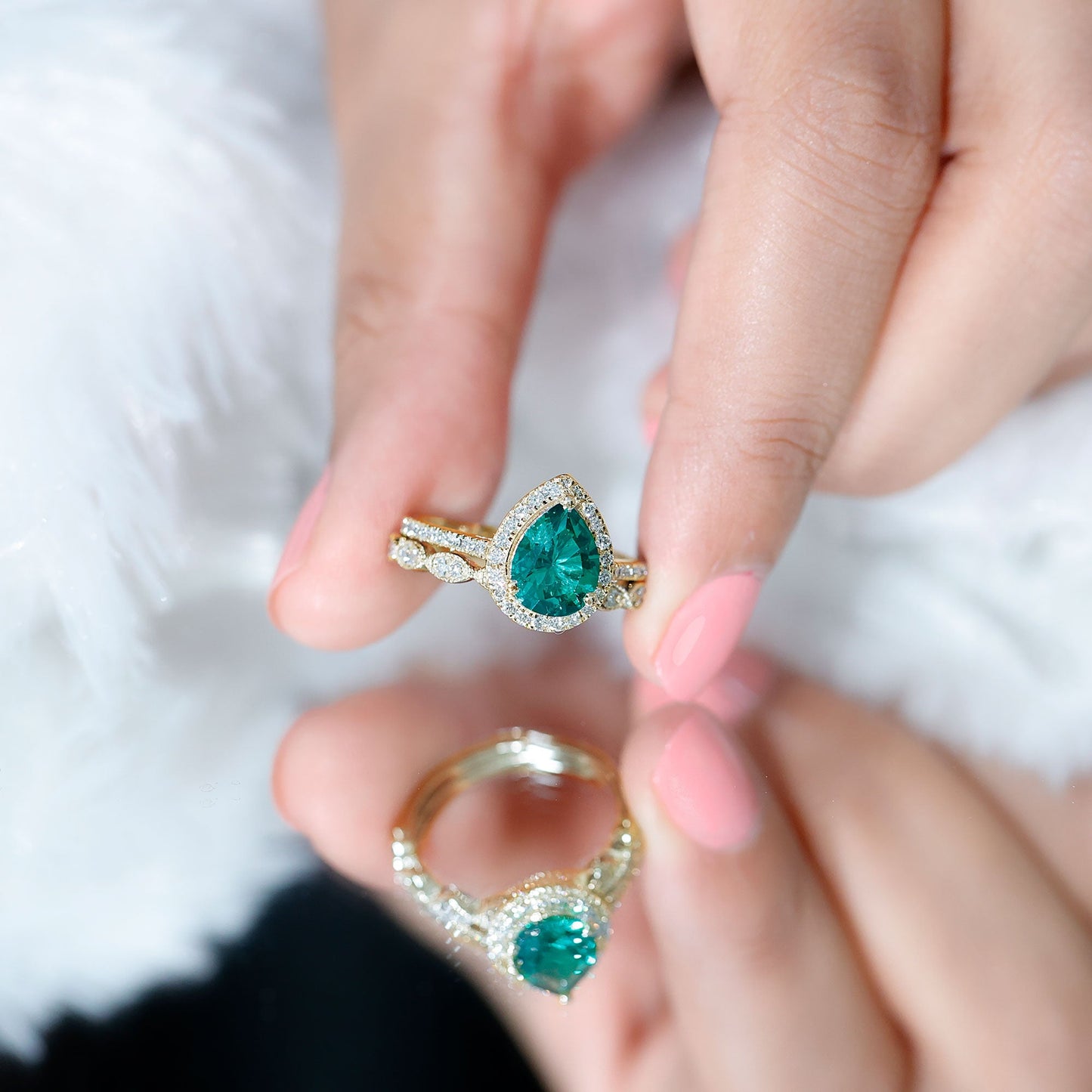 2.25 CT Lab Grown Emerald Teardrop Ring Set with Natural Diamond