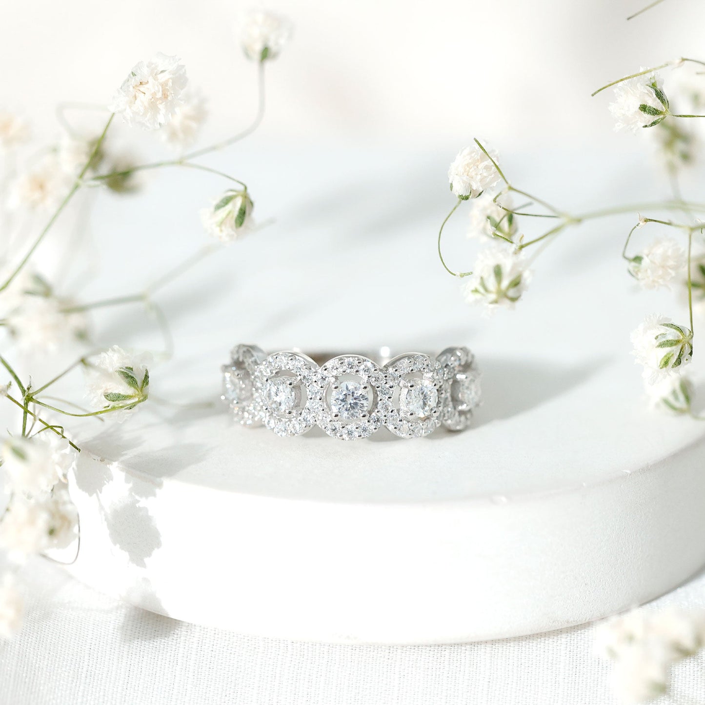 1.25 CT Round Cut Moissanite Halo Classic Band Ring
