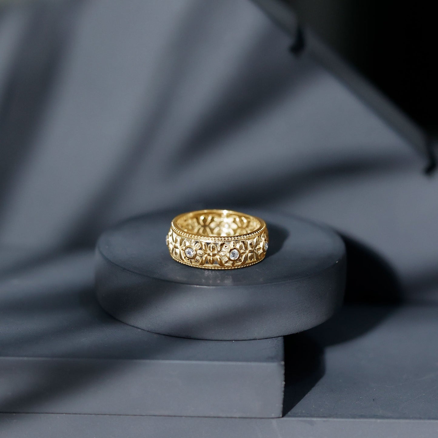 Flower Inspired Zircon Filigree Wedding Band