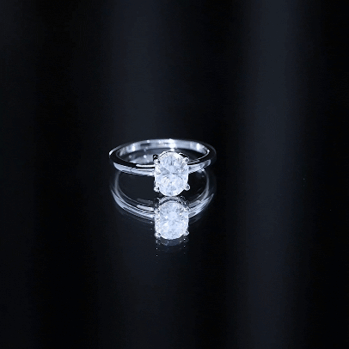 Certified 1 Carat Lab Grown Diamond Engagement Ring