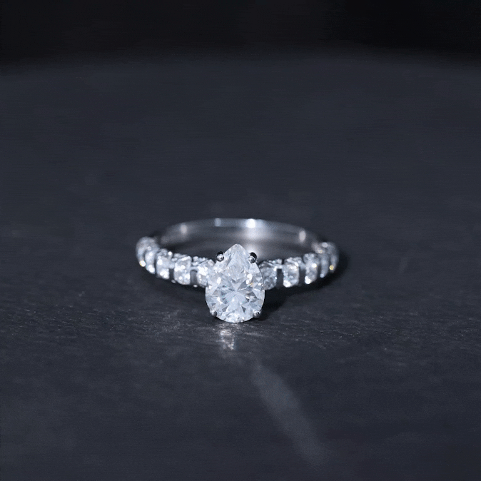 1 CT Pear Cut Lab Grown Diamond Engagement Ring for Women