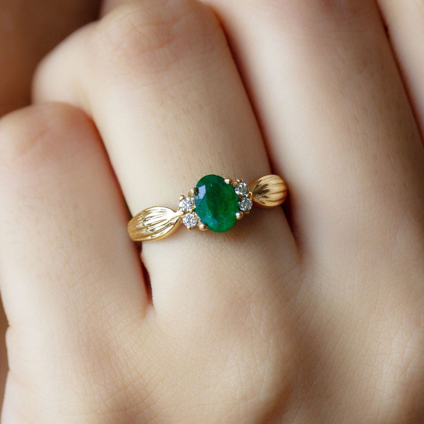 Natural 5X7mm Emerald Oval Engagement Ring with Diamond