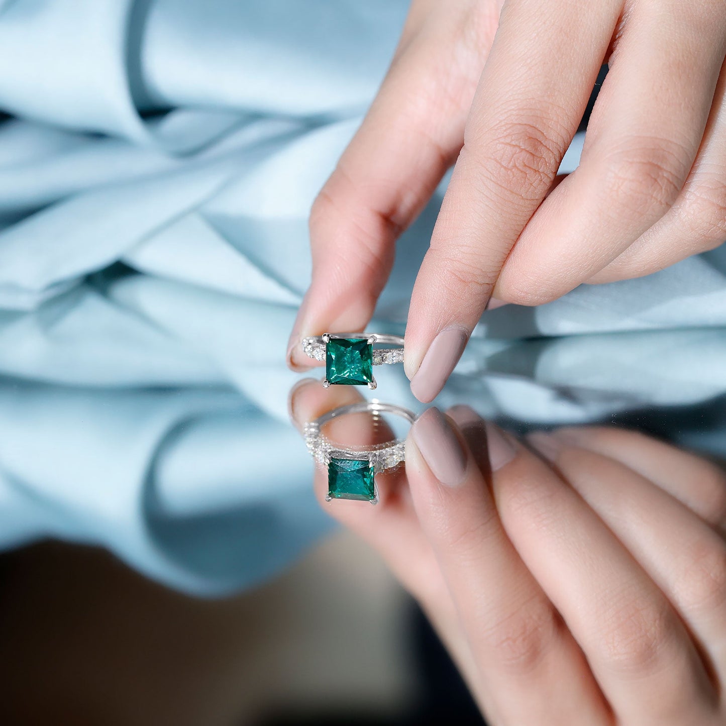 8 MM Solitaire Lab Emerald Princess Cut Engagement Ring with Moissanite