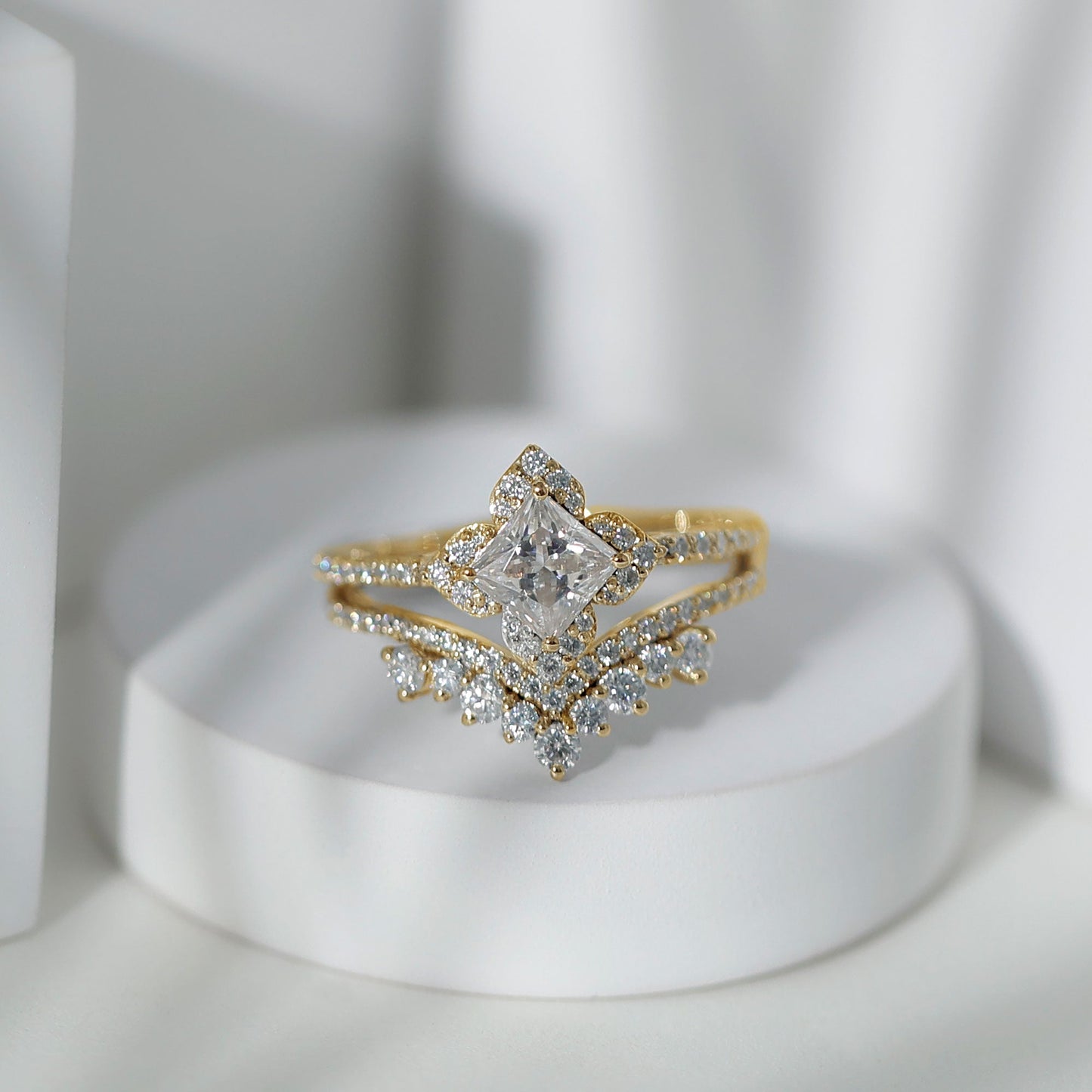 2.50 CT Cubic Zirconia Statement Wedding Ring Set With Certificate