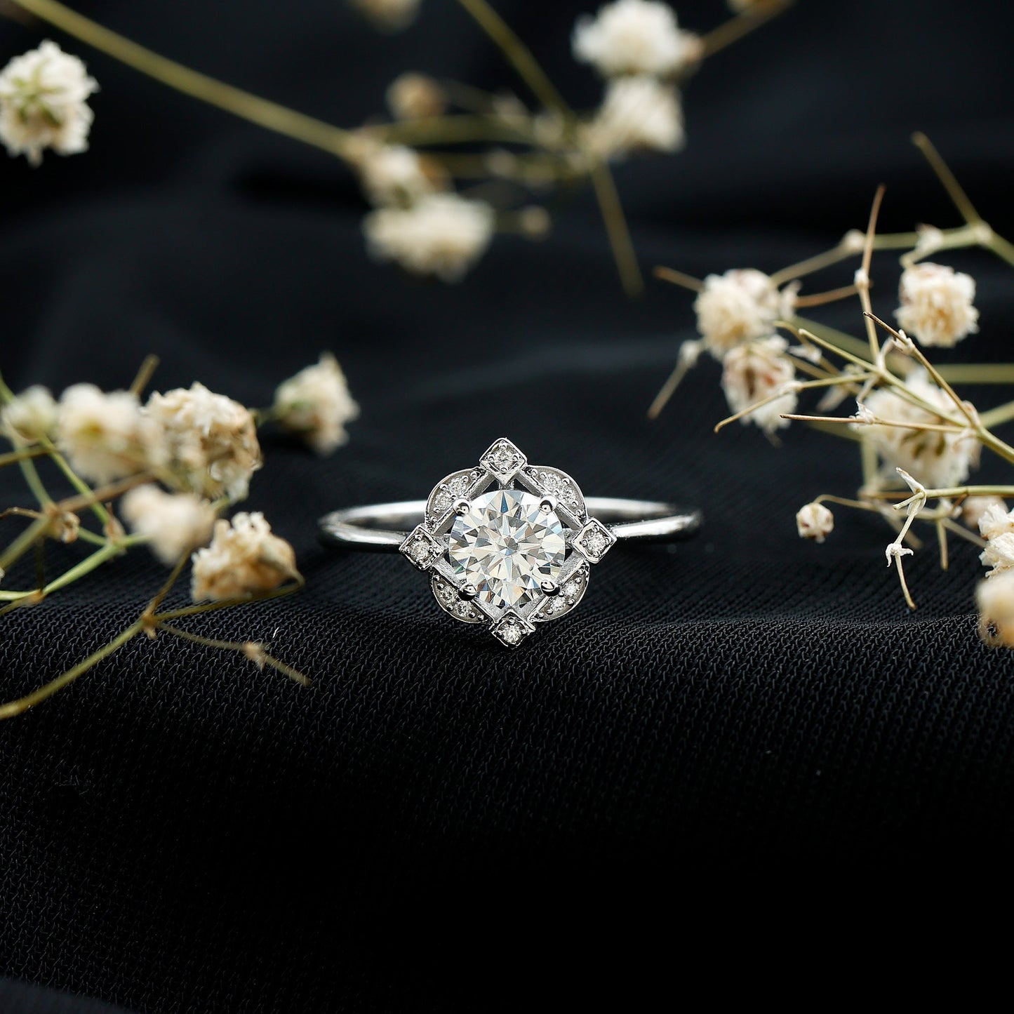 Vintage Looking Cubic Zirconia Engagement Ring for Her