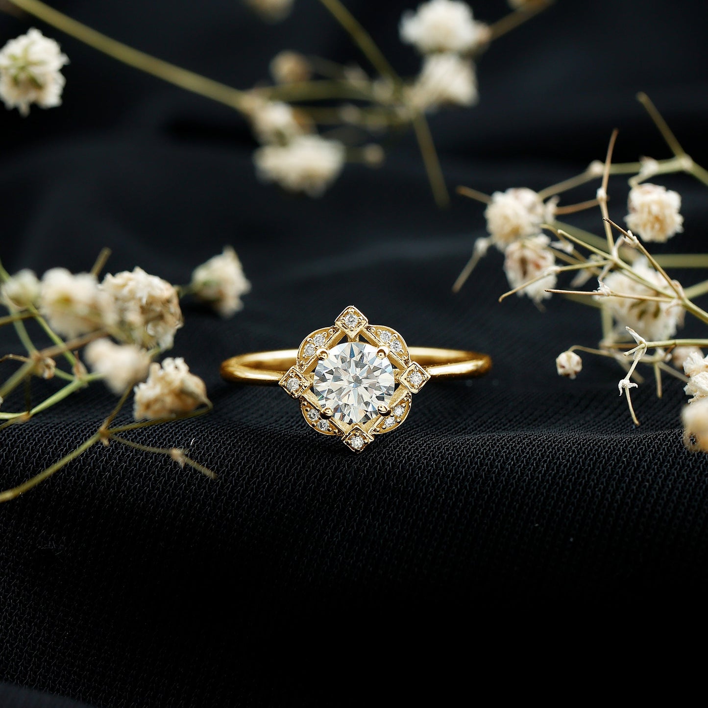 Vintage Looking Cubic Zirconia Engagement Ring for Her
