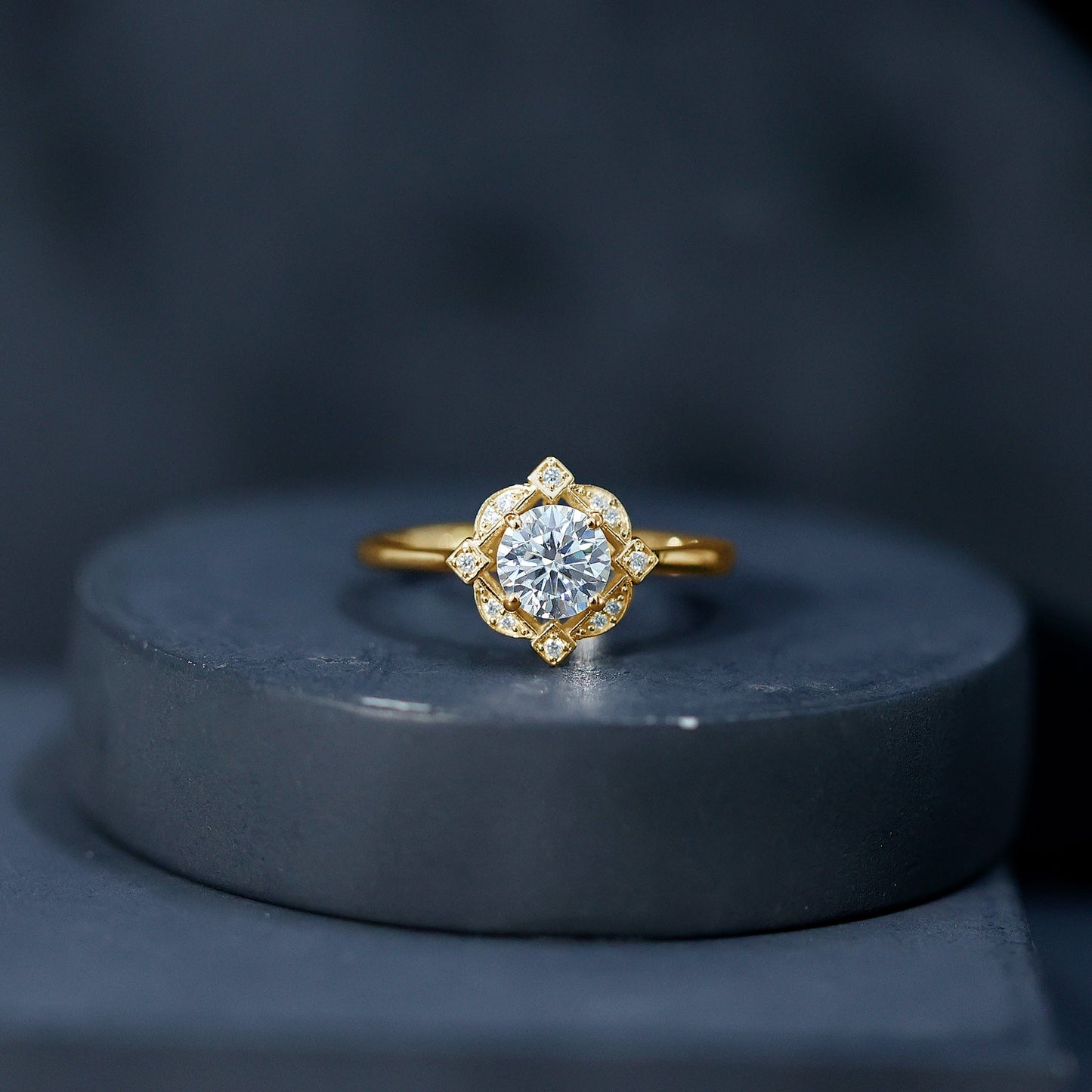 Vintage Looking Cubic Zirconia Engagement Ring for Her