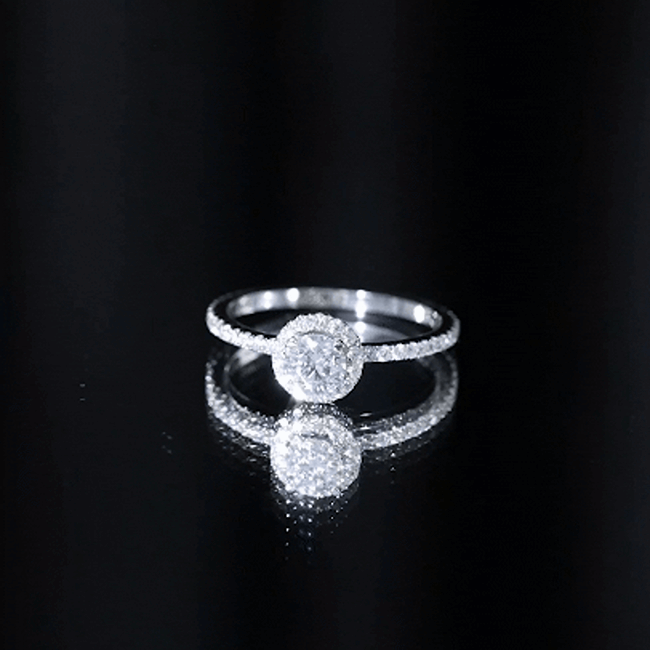 1.25 CT Moissanite Classic Halo Engagement Ring