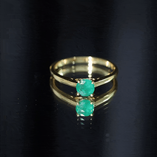 Round Shaped 5MM Emerald Solitaire Promise Ring for Her