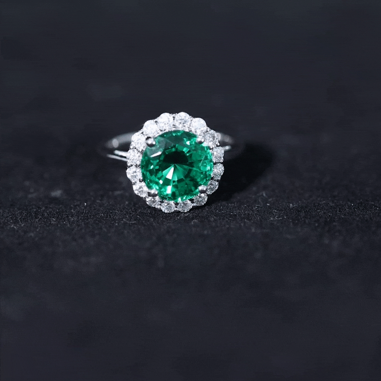 8 mm Lab Grown Emerald Classic Engagement Ring with Diamond Halo