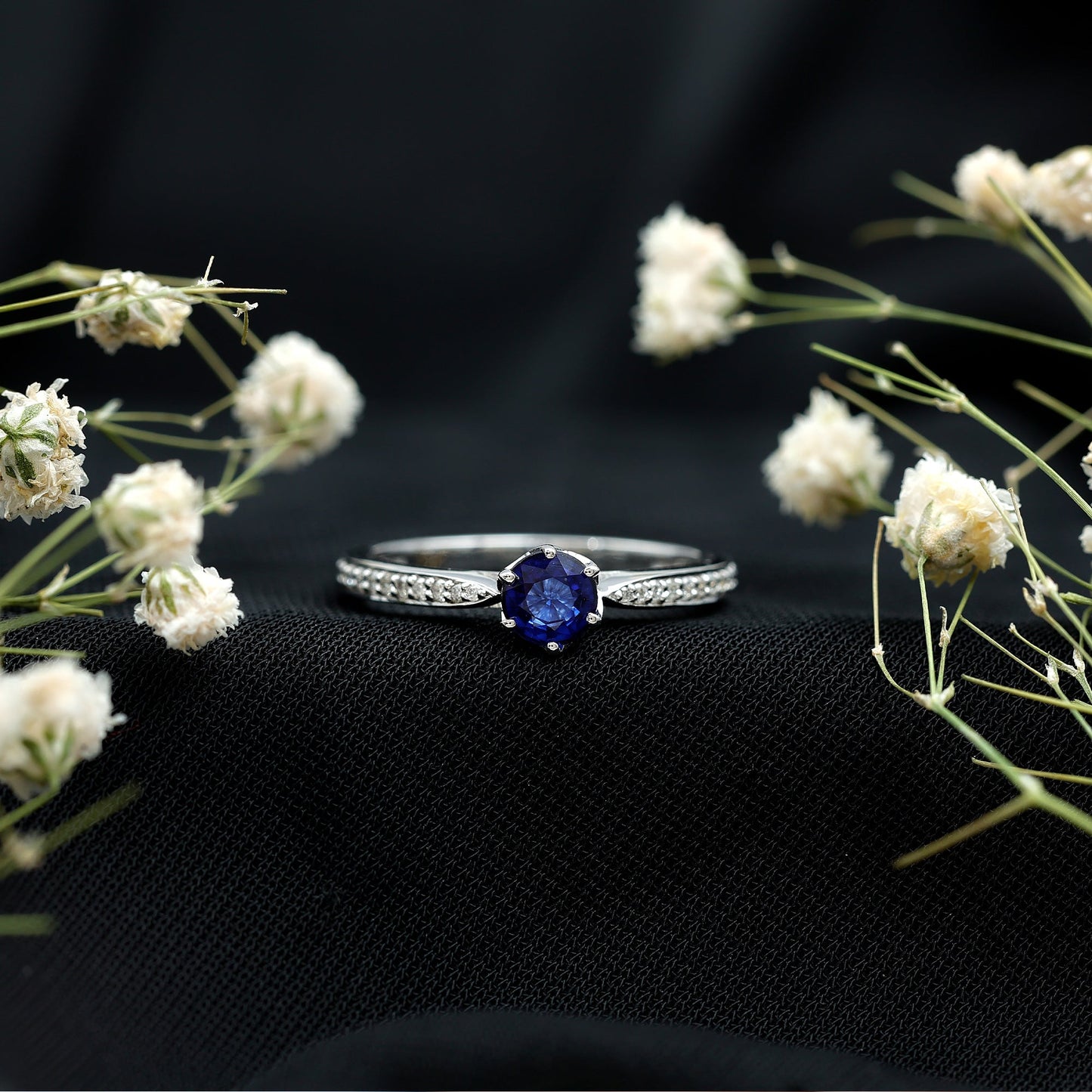 Real Blue Sapphire Solitaire Engagement Ring with Diamond