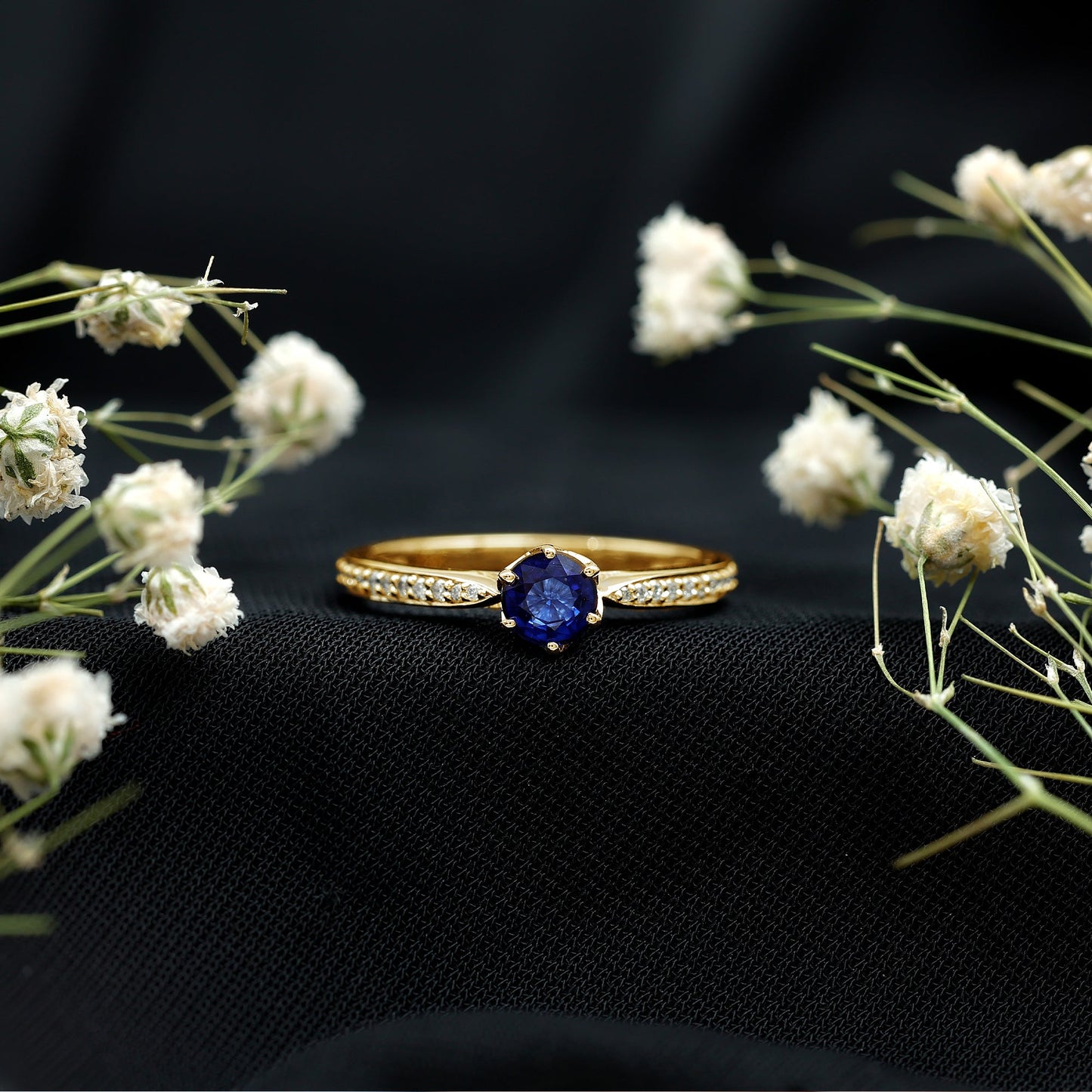 Real Blue Sapphire Solitaire Engagement Ring with Diamond
