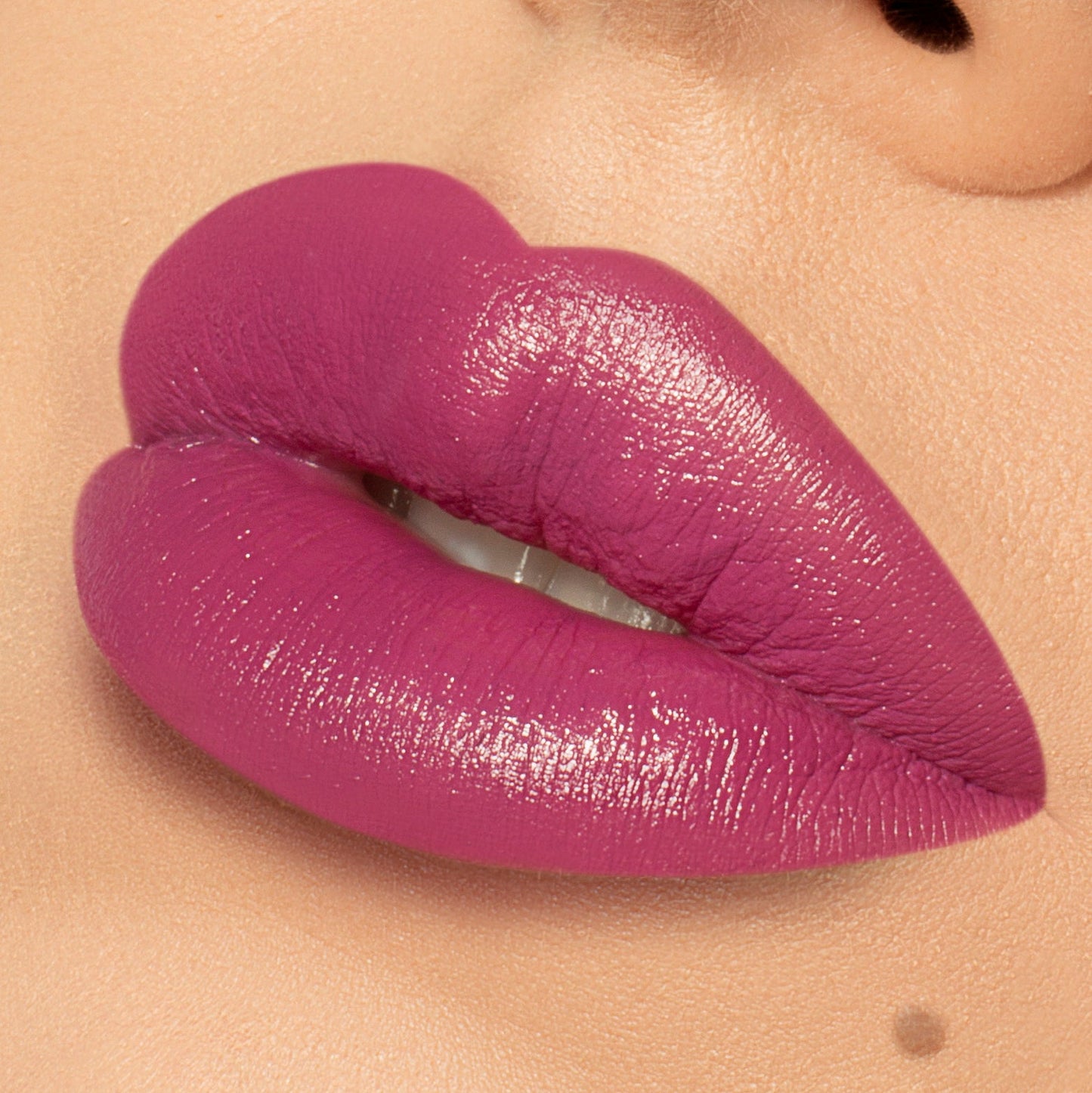 RED VELVET LIPSTICK-1