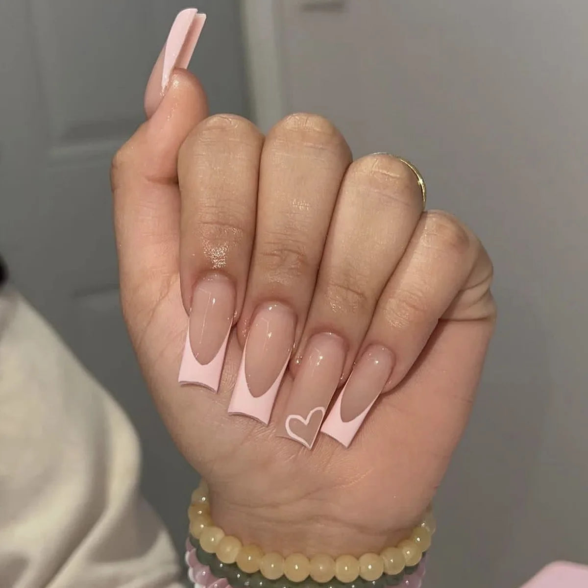 24Pcs Extra Long Square Fake Nail with Glue 3D Little Bear Bow Design False Nails White French Press on Nails Wearable Manicure