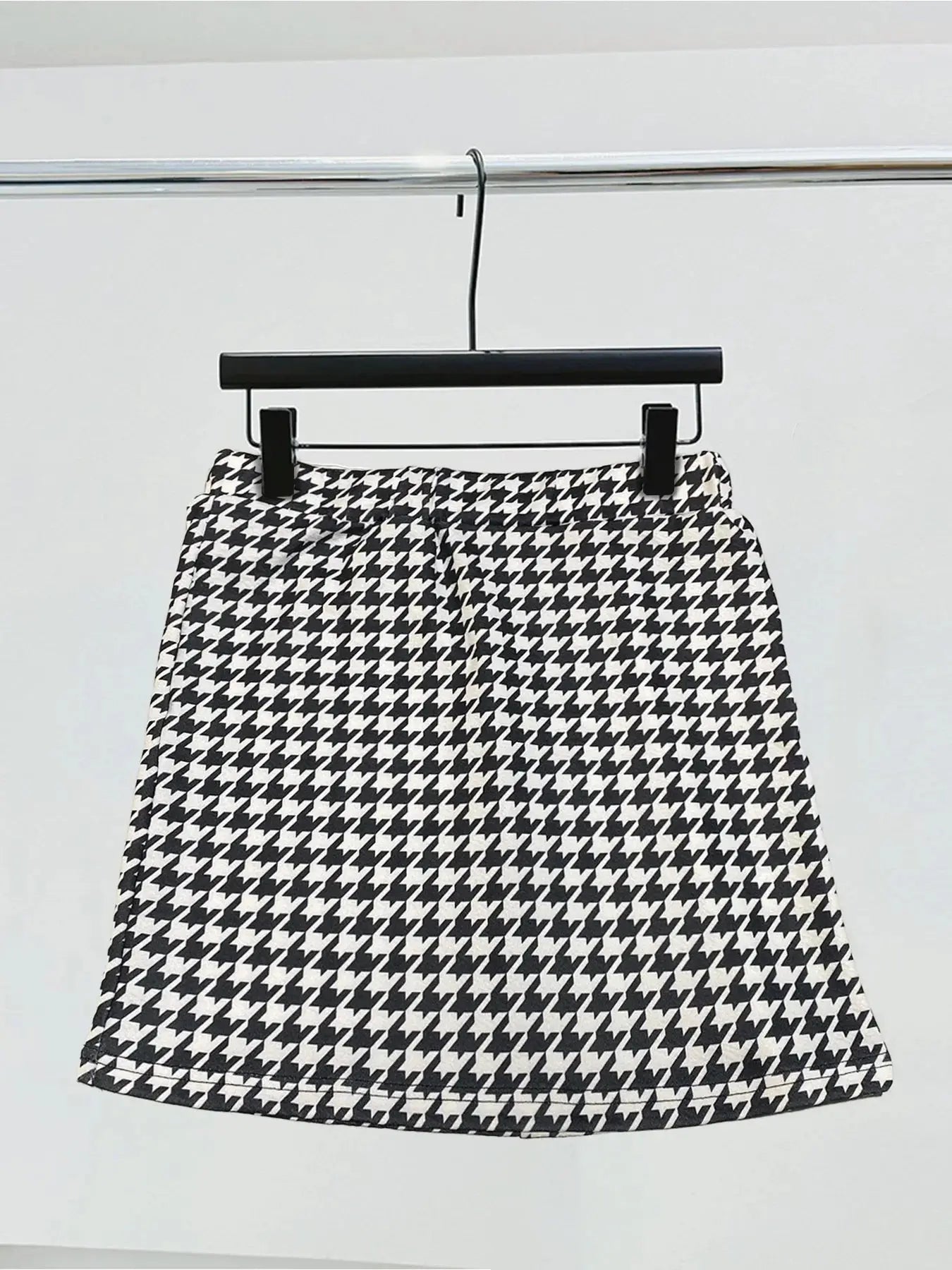 Elegant High-Waist Short Skirt with Comfortable Elastic Waist