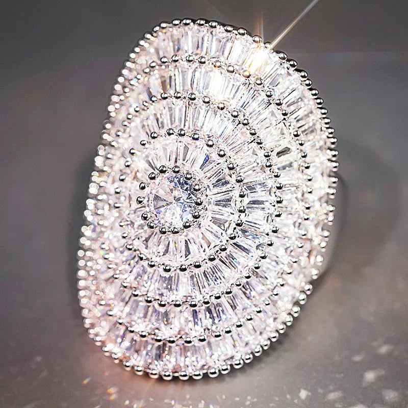 Huitan Luxury Silver Color Women Rings Shining Big Oval Design For Wedding Party Engagement Fancy Elegant Accessories Jewelry
