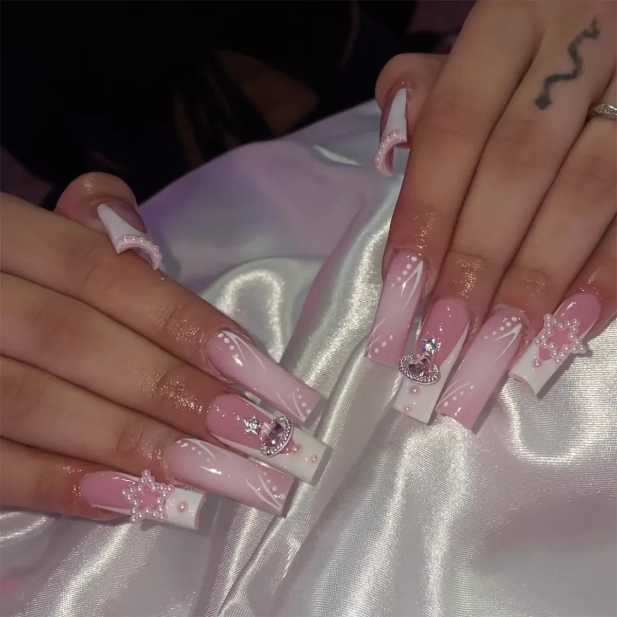 24Pcs Extra Long Square Fake Nail with Glue 3D Little Bear Bow Design False Nails White French Press on Nails Wearable Manicure