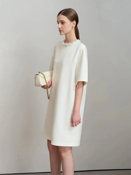 Elegant Mid-Length Knit Dress with Short Sleeves