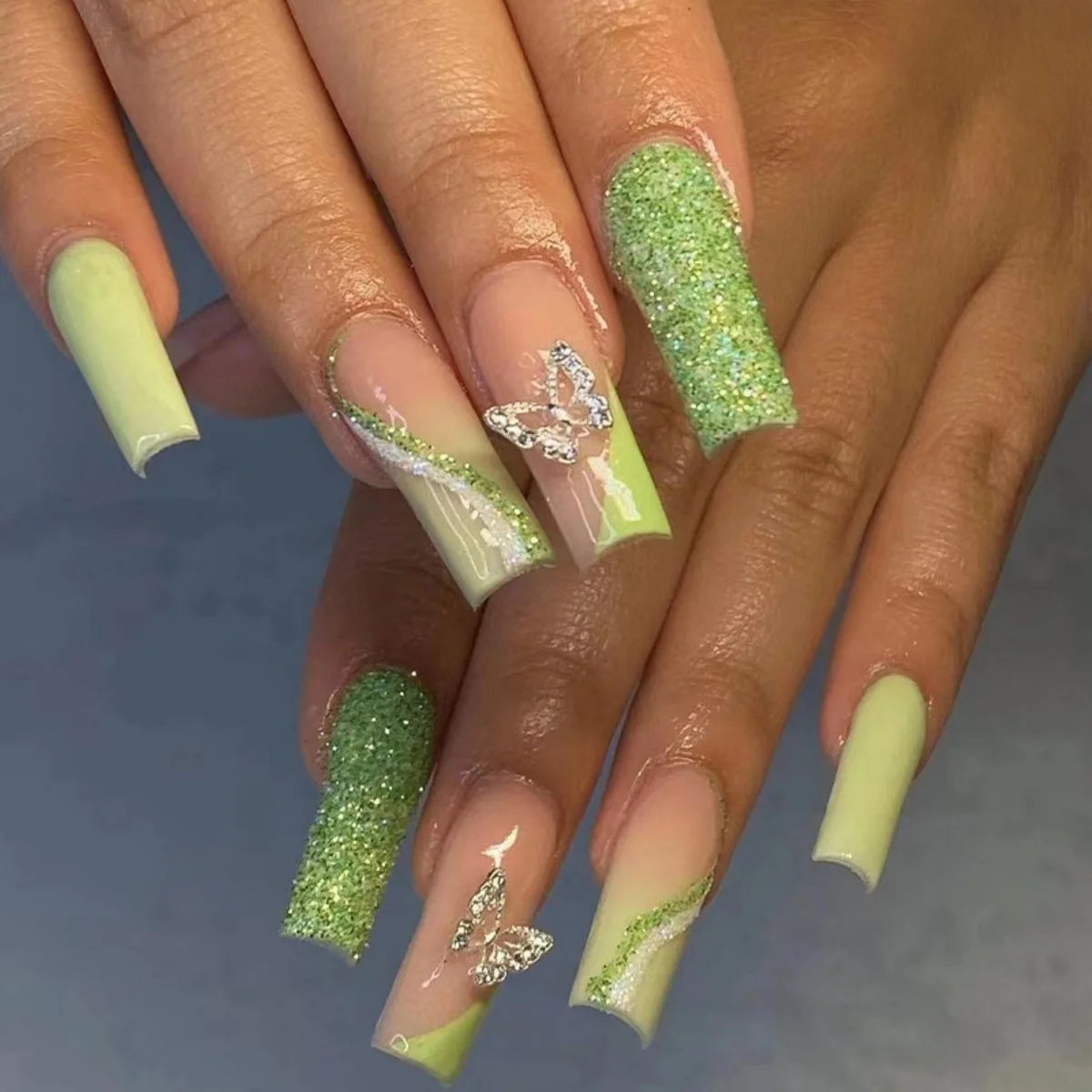 24Pcs Extra Long Square Fake Nail with Glue 3D Little Bear Bow Design False Nails White French Press on Nails Wearable Manicure