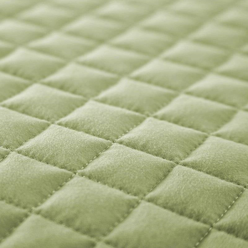King/Cal King Lightweight Sage Ultra Soft 3-Piece Microfiber Quilt Set-3