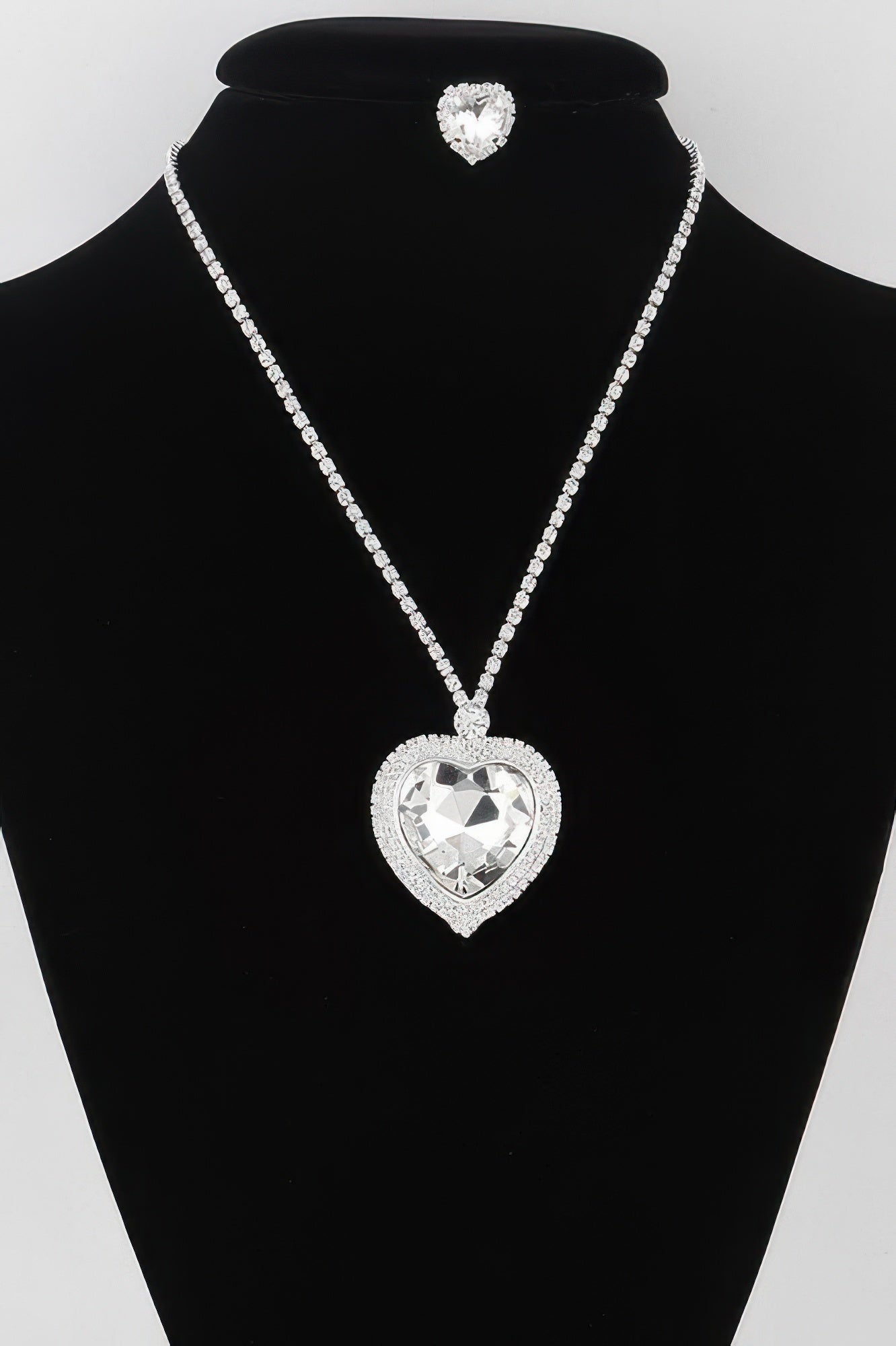 STUYVESANT Jeweled Crystal Heart Necklace: NYFW BYMANYC ® New York-3