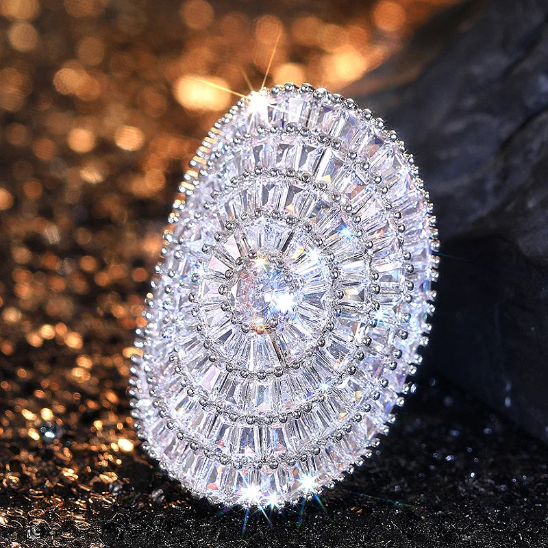 Huitan Luxury Silver Color Women Rings Shining Big Oval Design For Wedding Party Engagement Fancy Elegant Accessories Jewelry