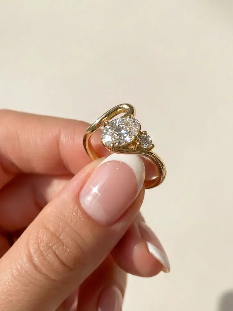 925 Sterling Silver Shiny Fashion Simple Wave Oval Zircon Ring For Women Engagement Party Luxury High Quality Fine Jewelry Gifts