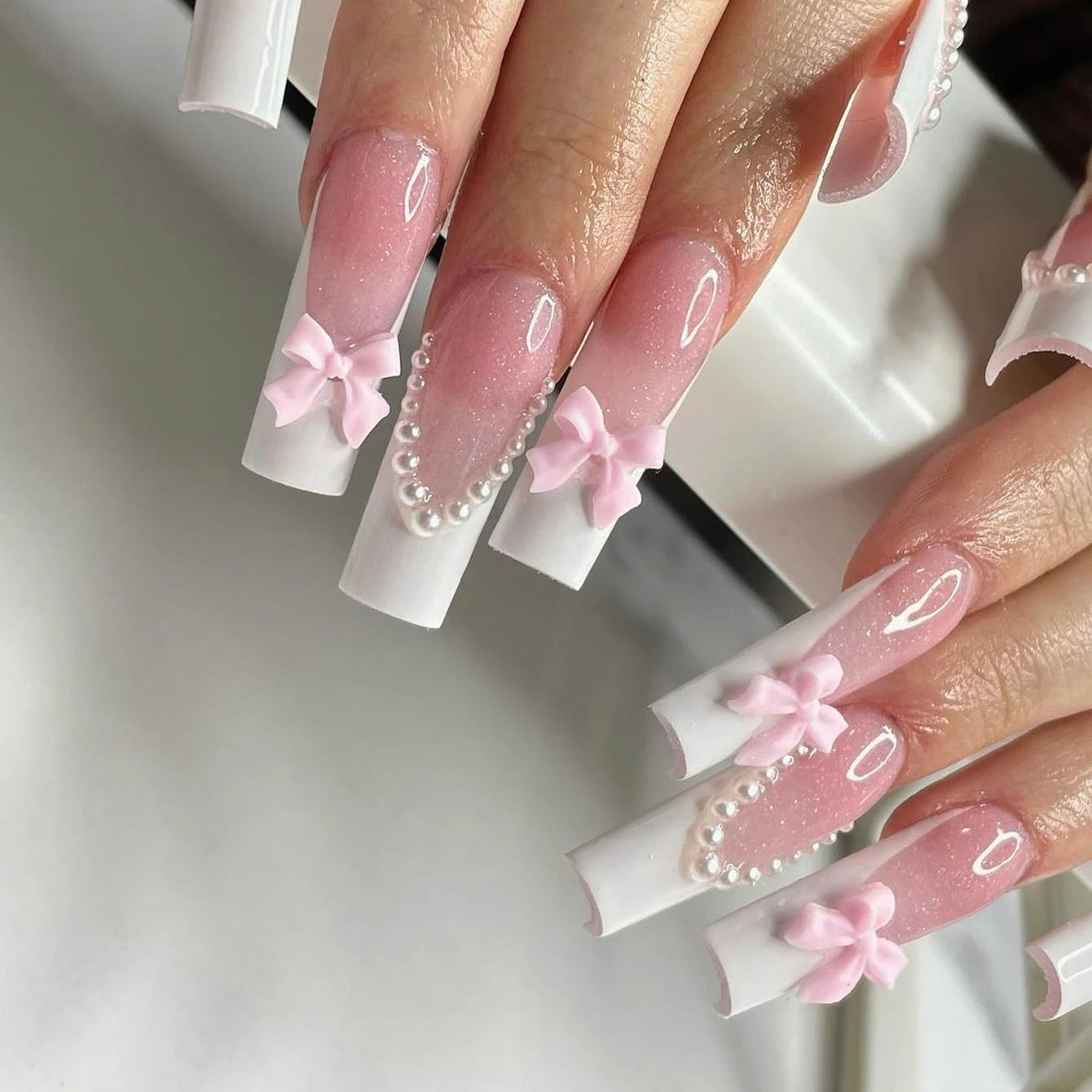 Pretty Press-Ons: 24 Pcs