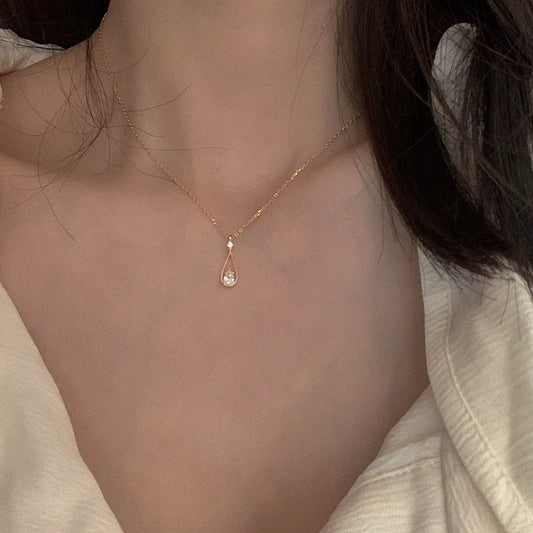 Vintage Shining Zircon Water Drop Pendant Necklace French Fairy Female Gold Color Silvery Simple Clavicle Chain Necklace Jewelry