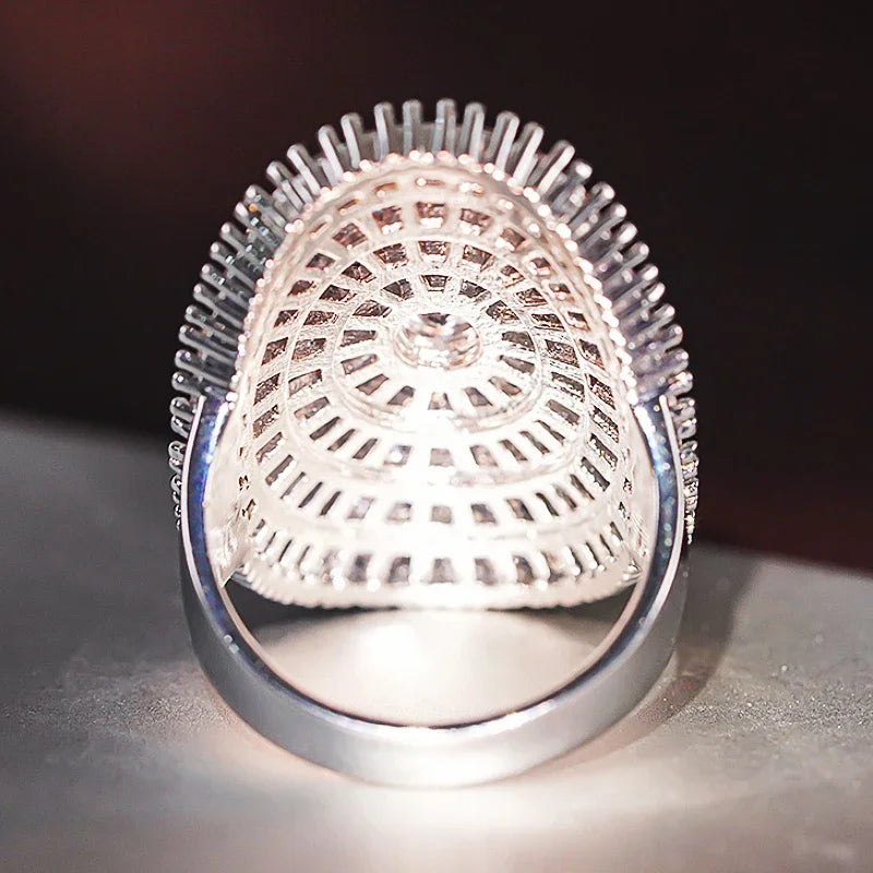 Huitan Luxury Silver Color Women Rings Shining Big Oval Design For Wedding Party Engagement Fancy Elegant Accessories Jewelry