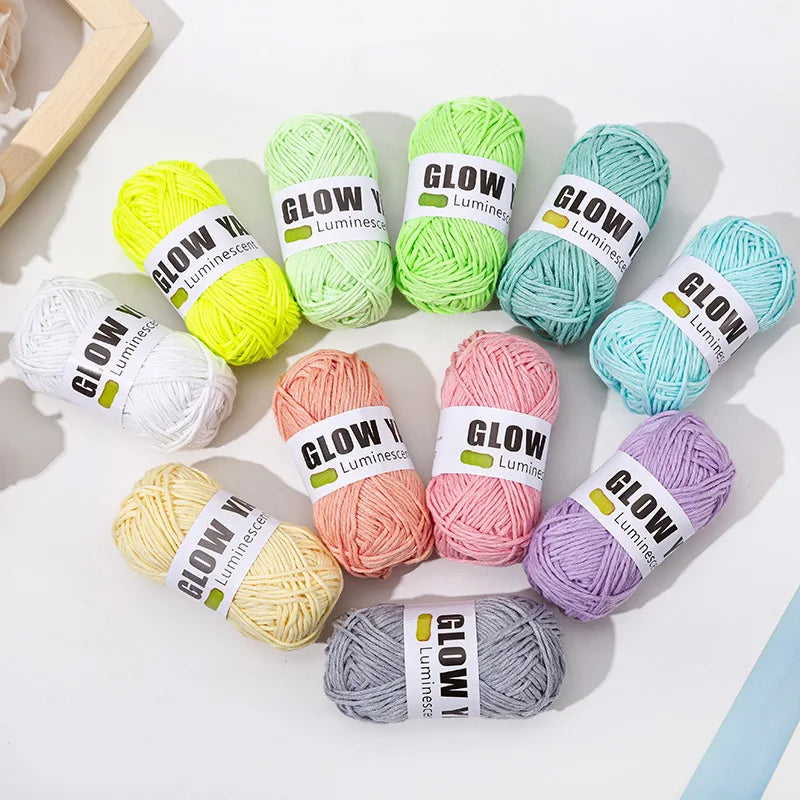 50g Novel Functional Yarn Glow In The Dark Polyester Luminous Chunky Yarn 2mm for Hand Knitting Carpet Sweater Hat Wool Yarn 80m