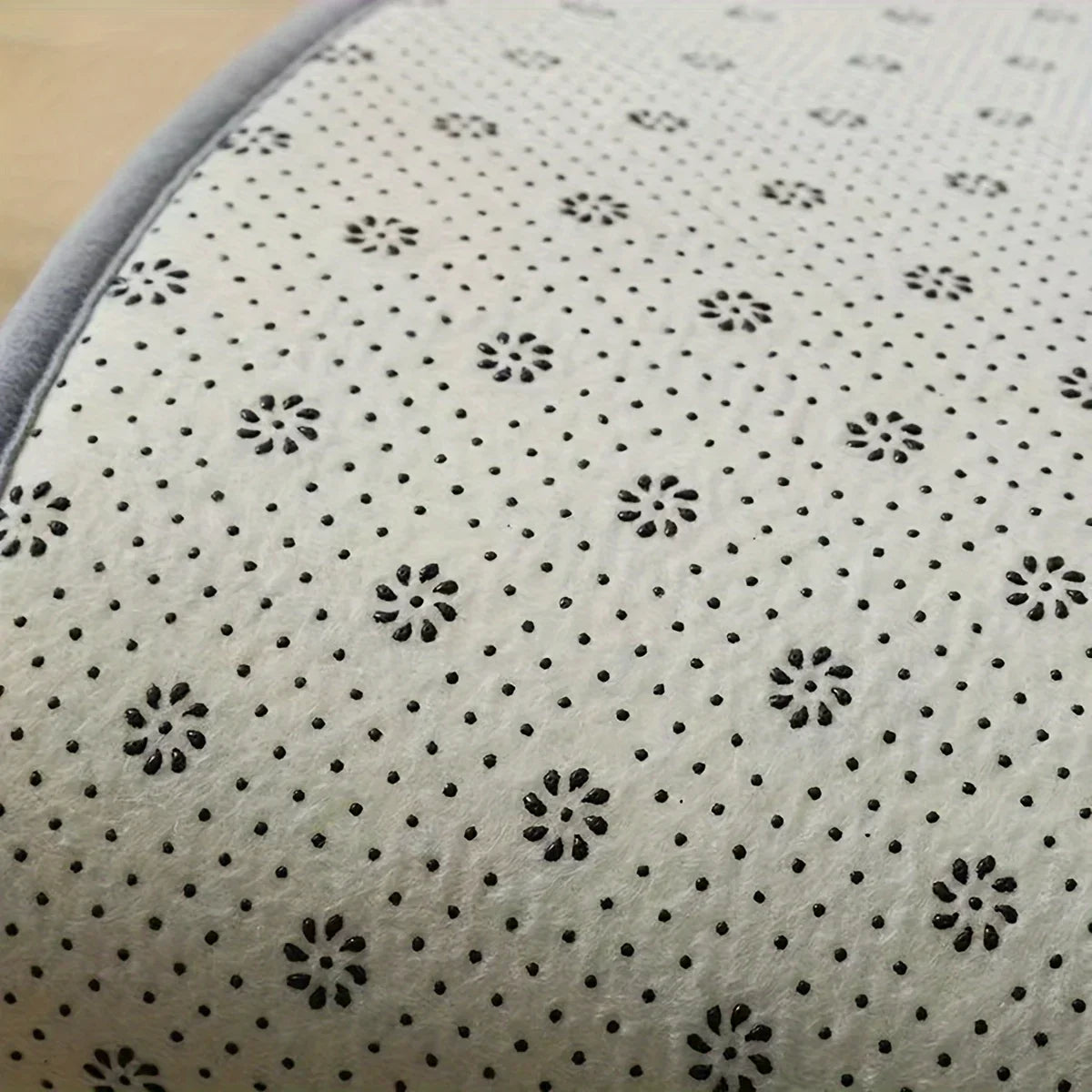 Thickened Special-Shaped Bathroom Mat – Absorbent Non-Slip Flannel Rug