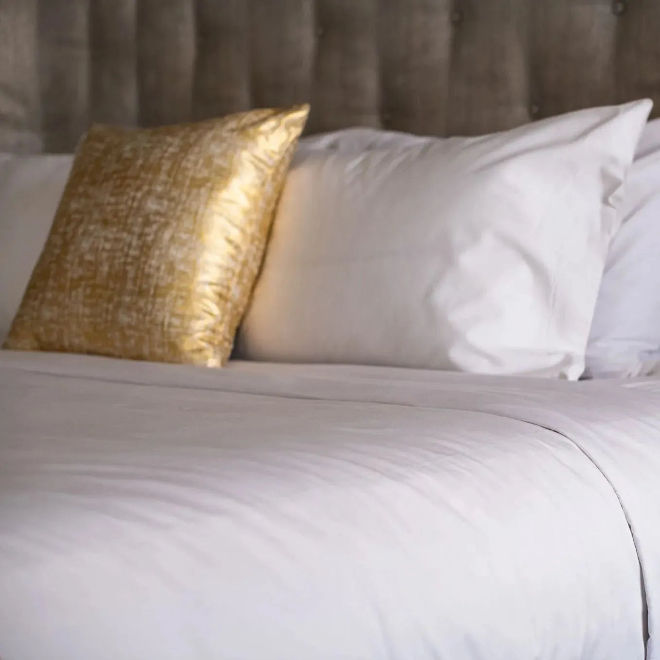 Premium Percale Bed Sheets - T-300 Blended Cotton Poly Hotel Quality-1