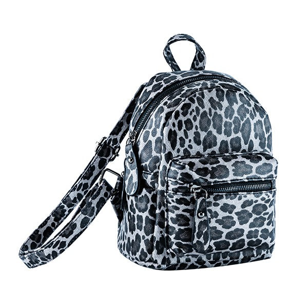 TRAVEL SMALL LEOPARD PRINT PU BACKPACK Make a bold statement with this Y2K-inspired leopard print backpack. Crafted from durable PU leather, it’s compact, trendy, and built to keep your essentials close—whether you’re heading to class or exploring the city.