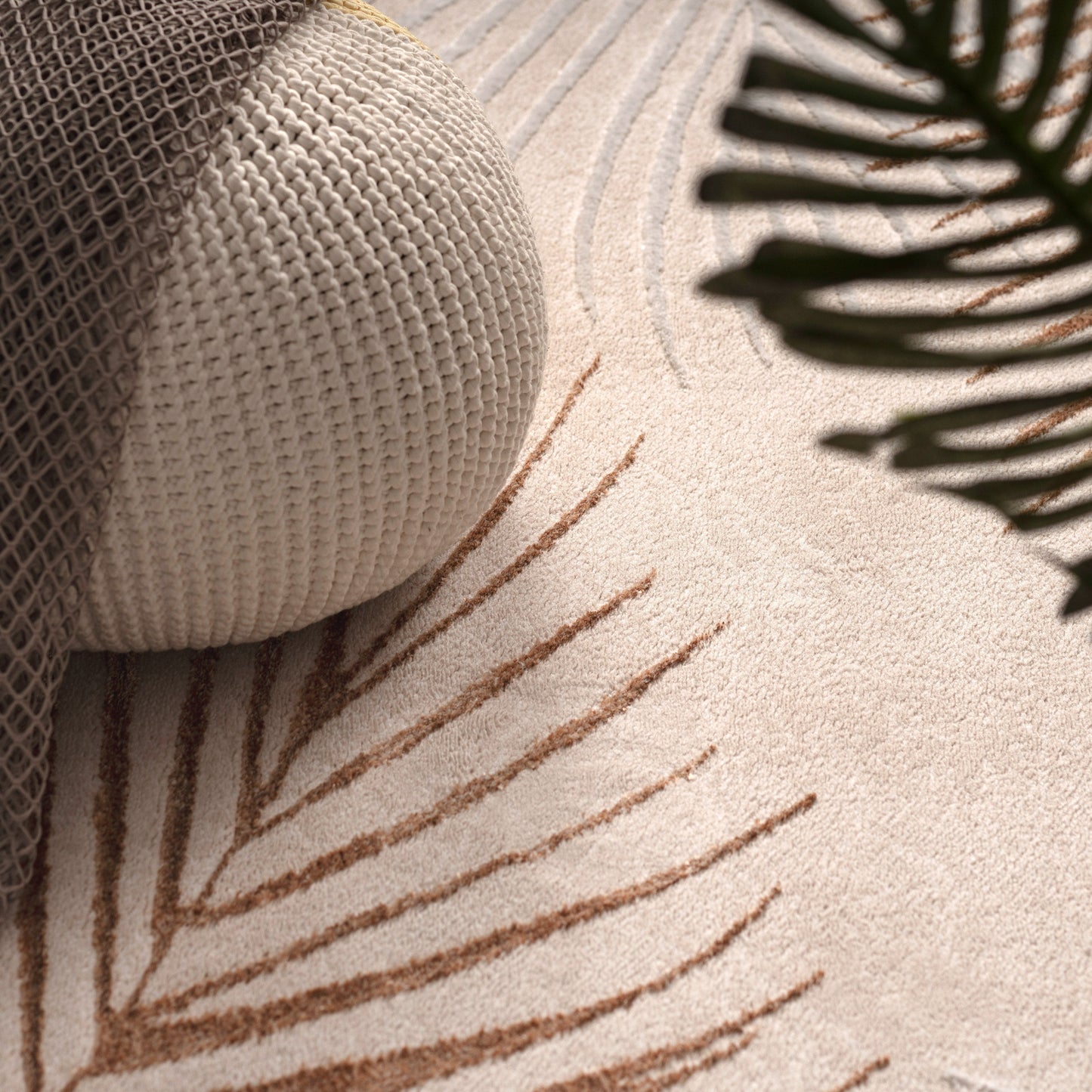 Area Rug Tuana with Elegant Palm Tree Design-1