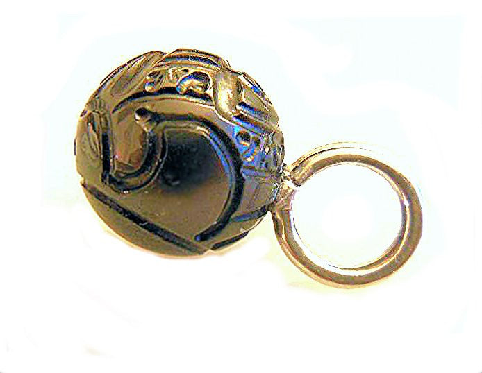 Carved Tahitian pearl pendant--02-8