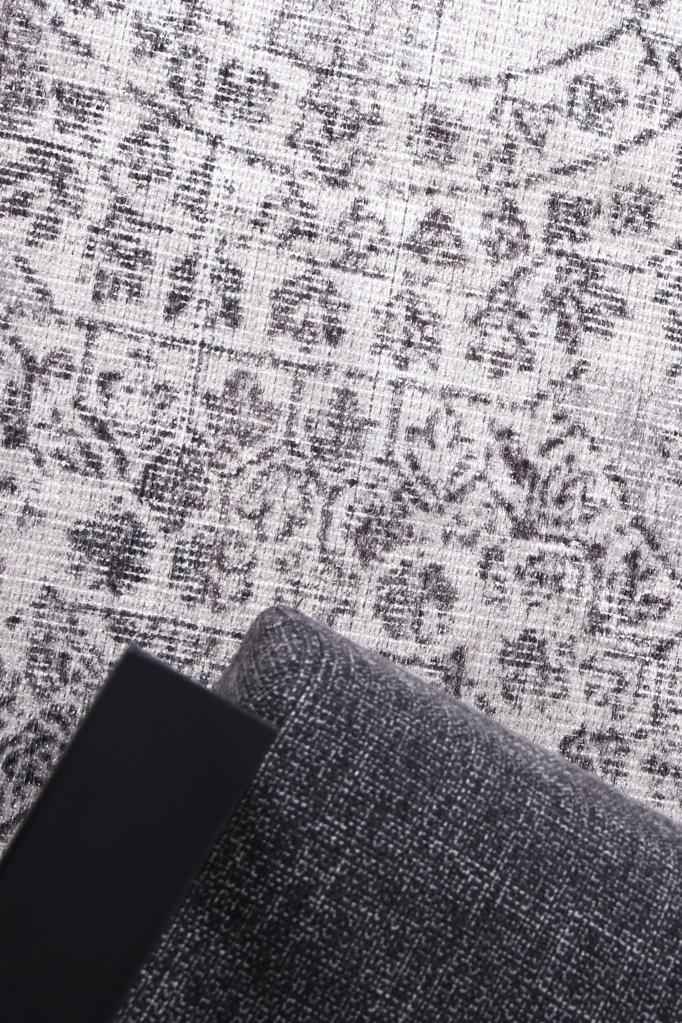 Versailles Winter modern in Grey Rug-4