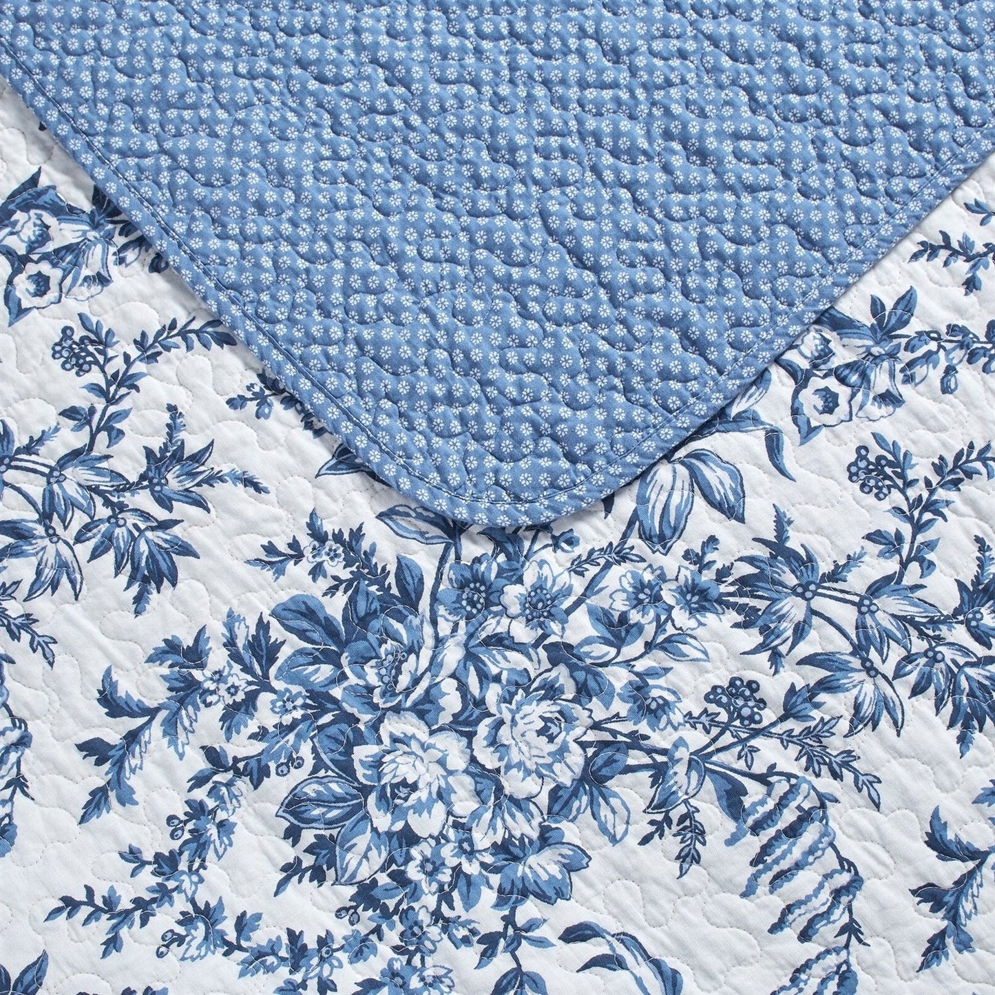King size 3 Piece Bed-in-a-Bag Reversible Blue White Floral Cotton Quilt Set-4