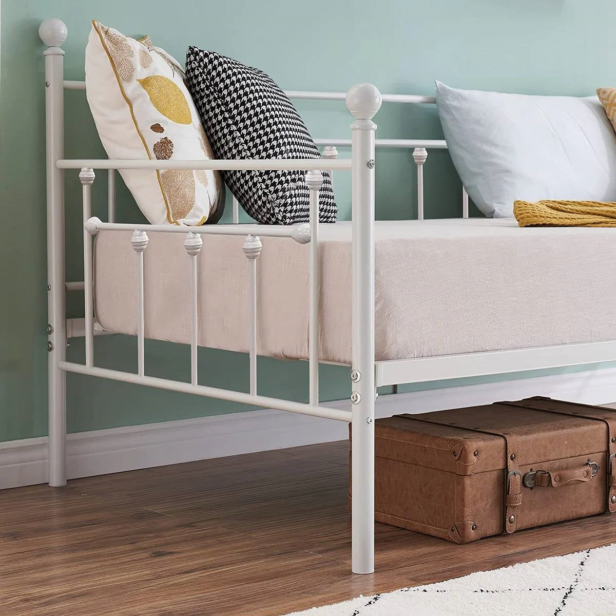Twin size Farmhouse Daybed Frame in White Metal Finish-1