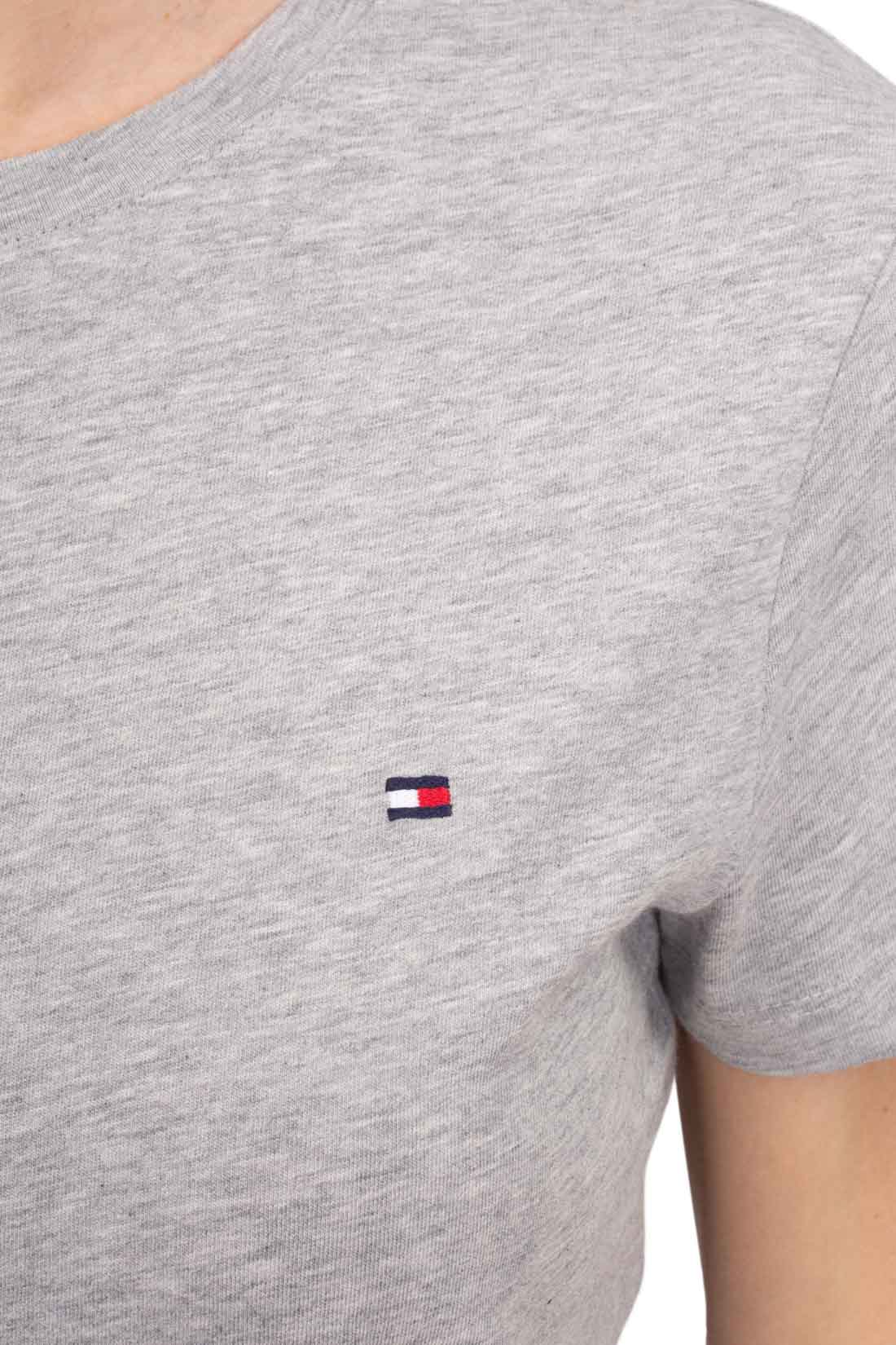 TOMMY HILFIGER - Women's regular basic T-shirt with logo  - Size XL-12