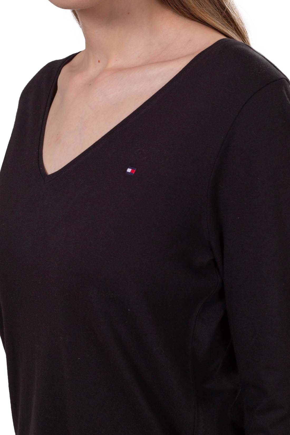 TOMMY HILFIGER - Women's basic relaxed v-neck T-shirt  - Size XS-4
