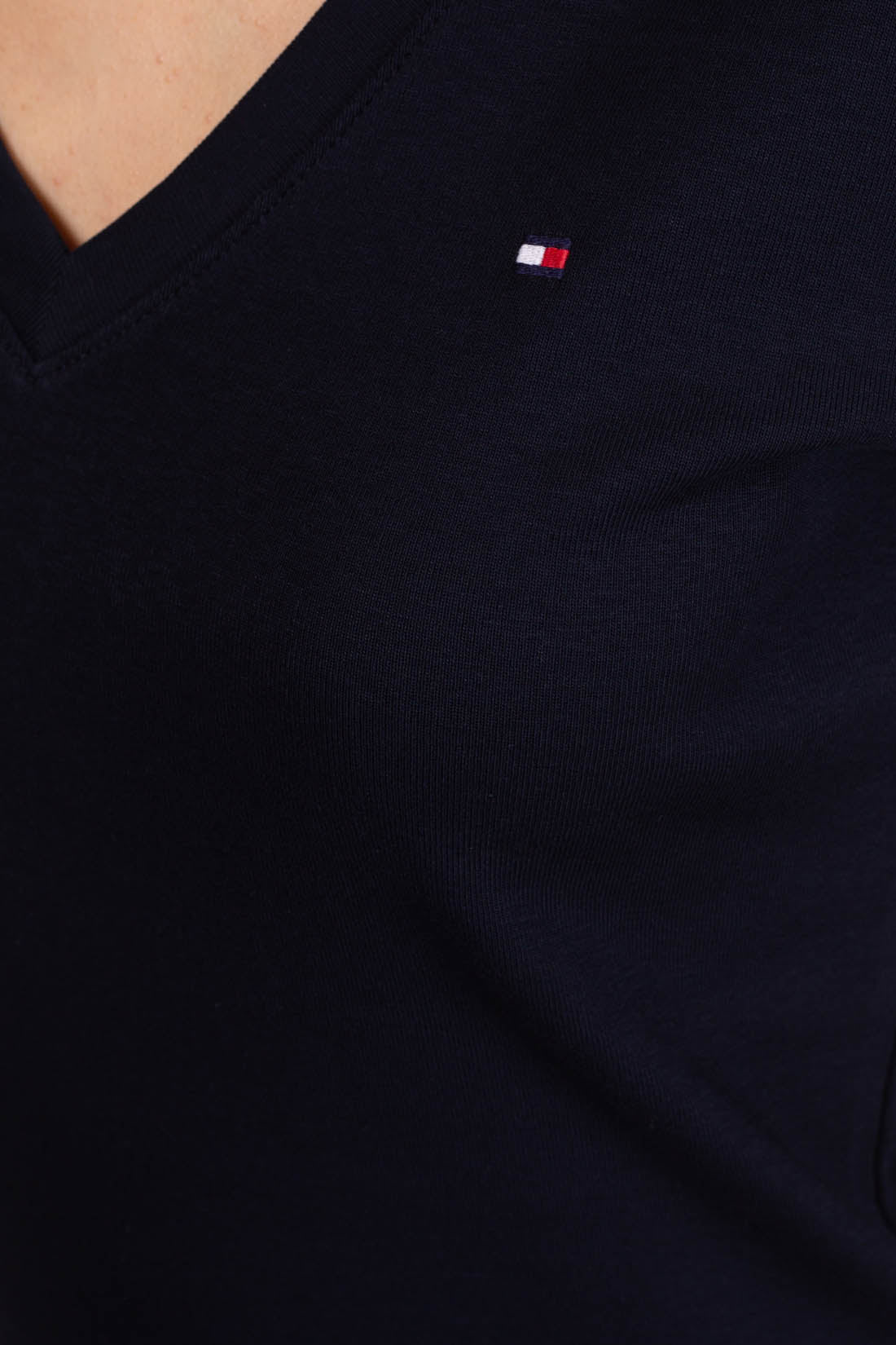 TOMMY HILFIGER - Women's slim T-shirt with v-neck  - Size L-4
