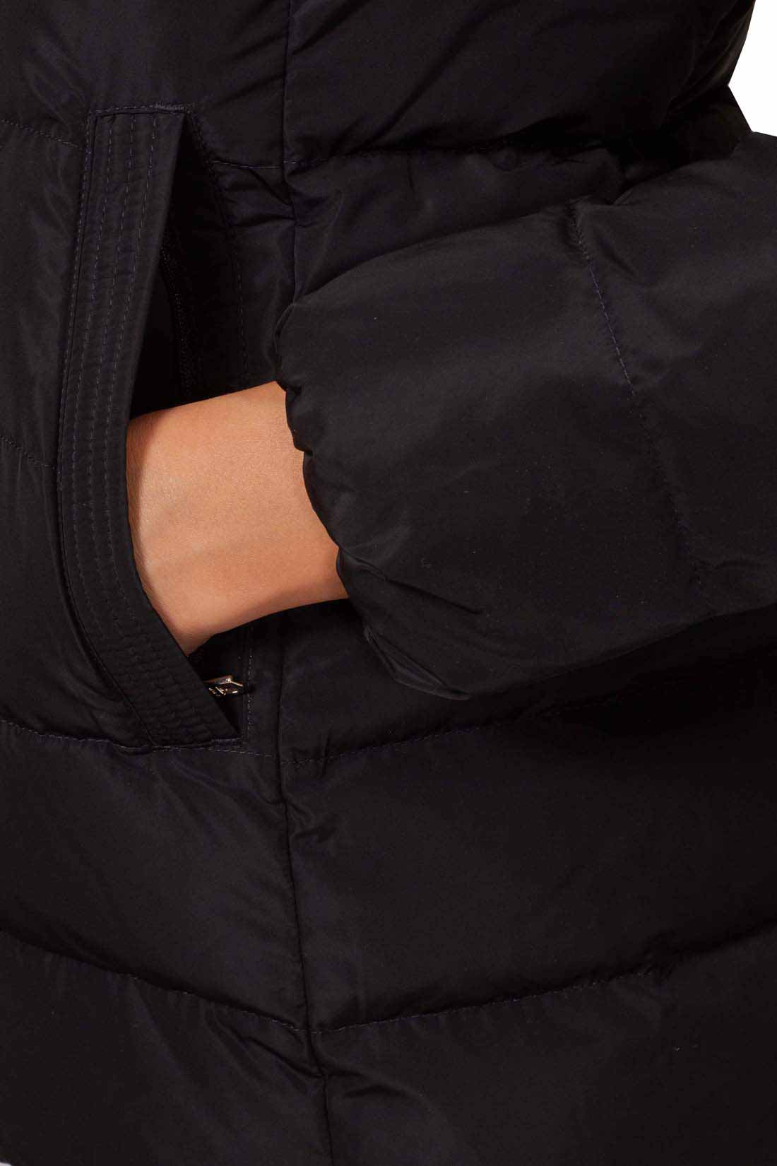 TOMMY HILFIGER - Women's water-repellent down jacket with faux-fur detail  - Size XL-13