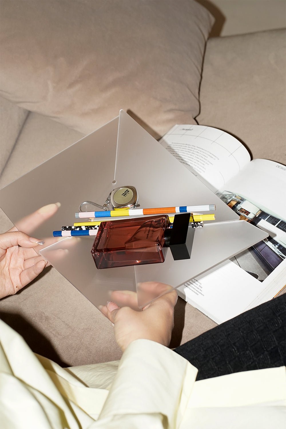 Creative Irregular Acrylic Tray-1