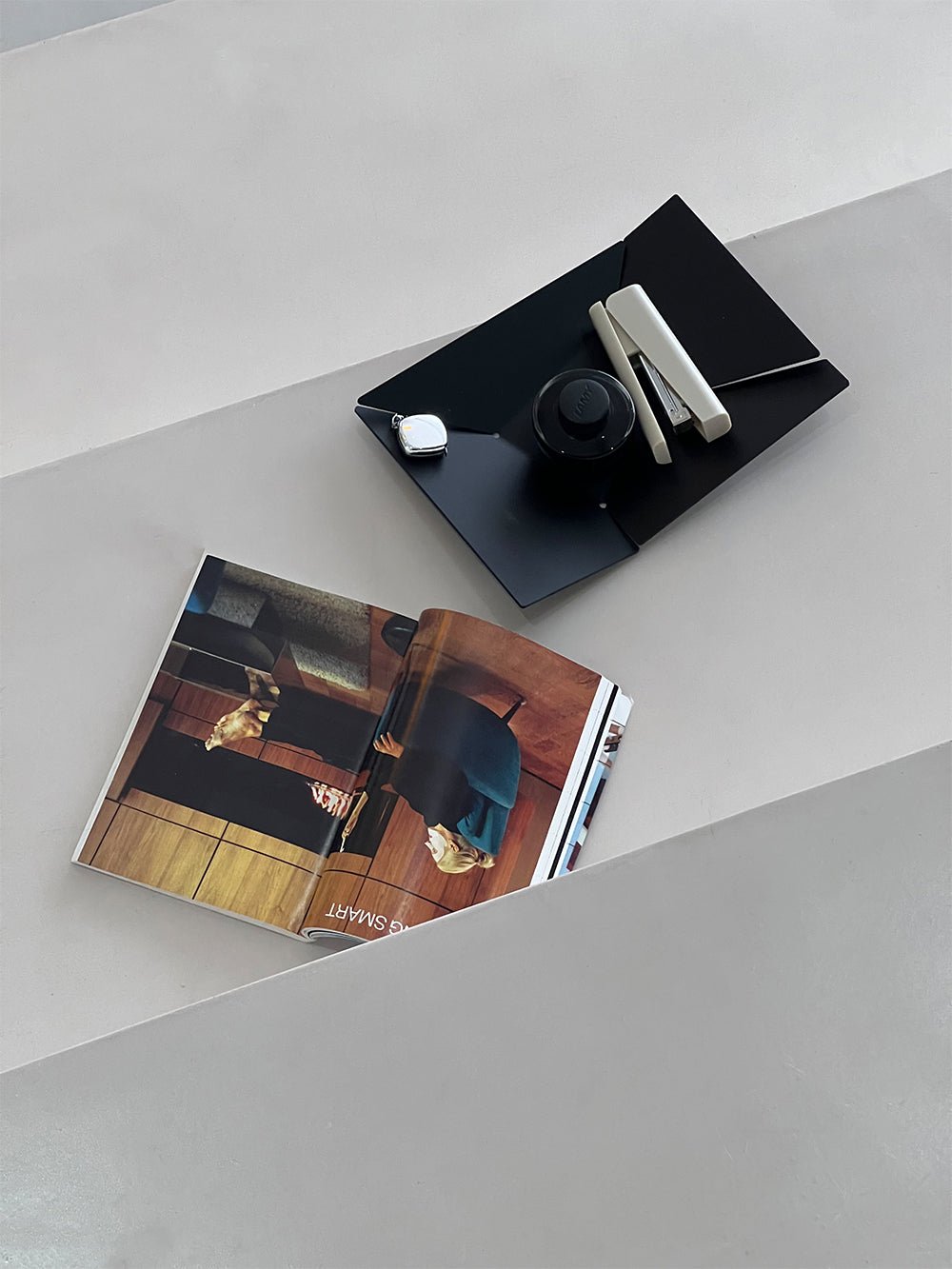 Creative Irregular Acrylic Tray-2
