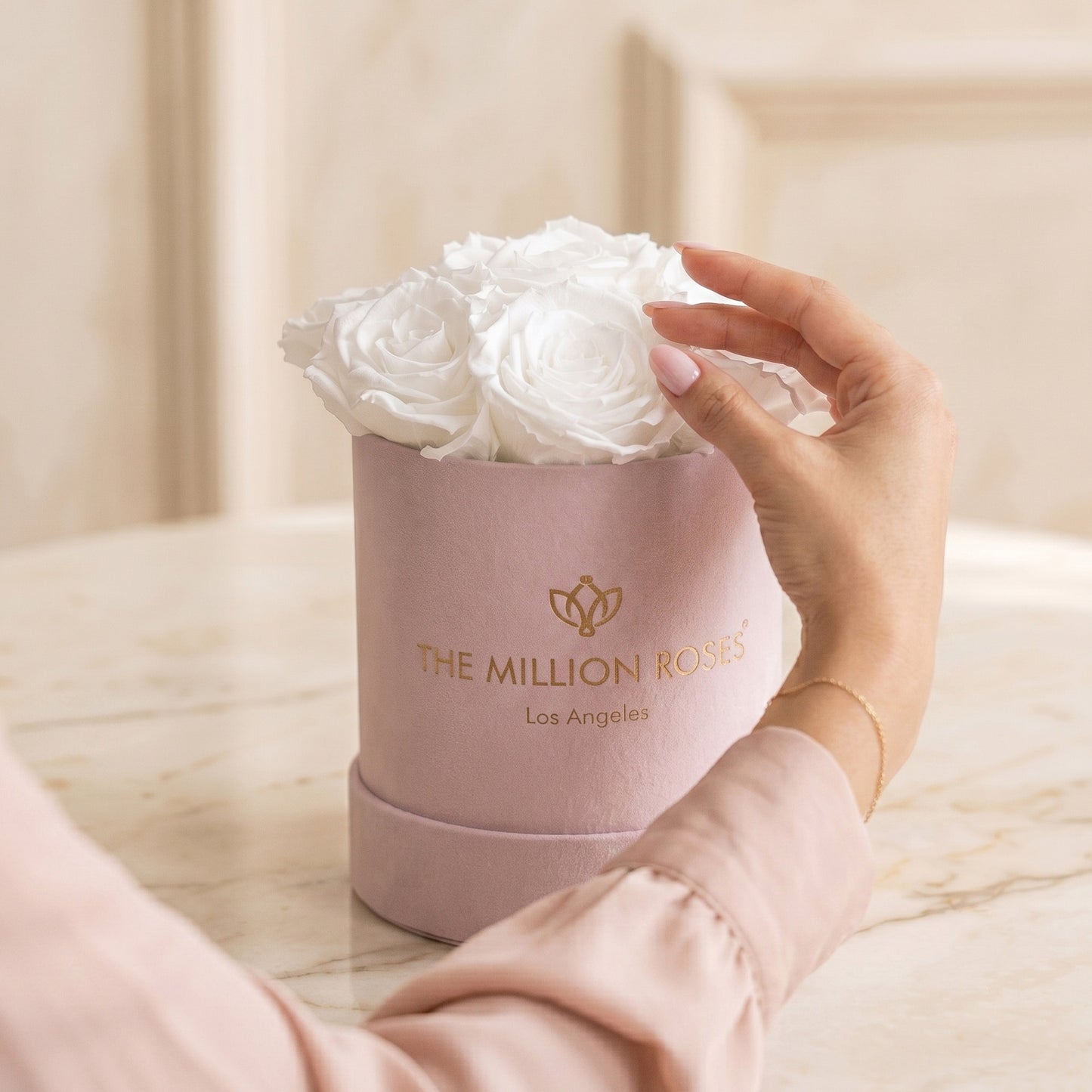 Basic Light Pink Suede Box | White Roses