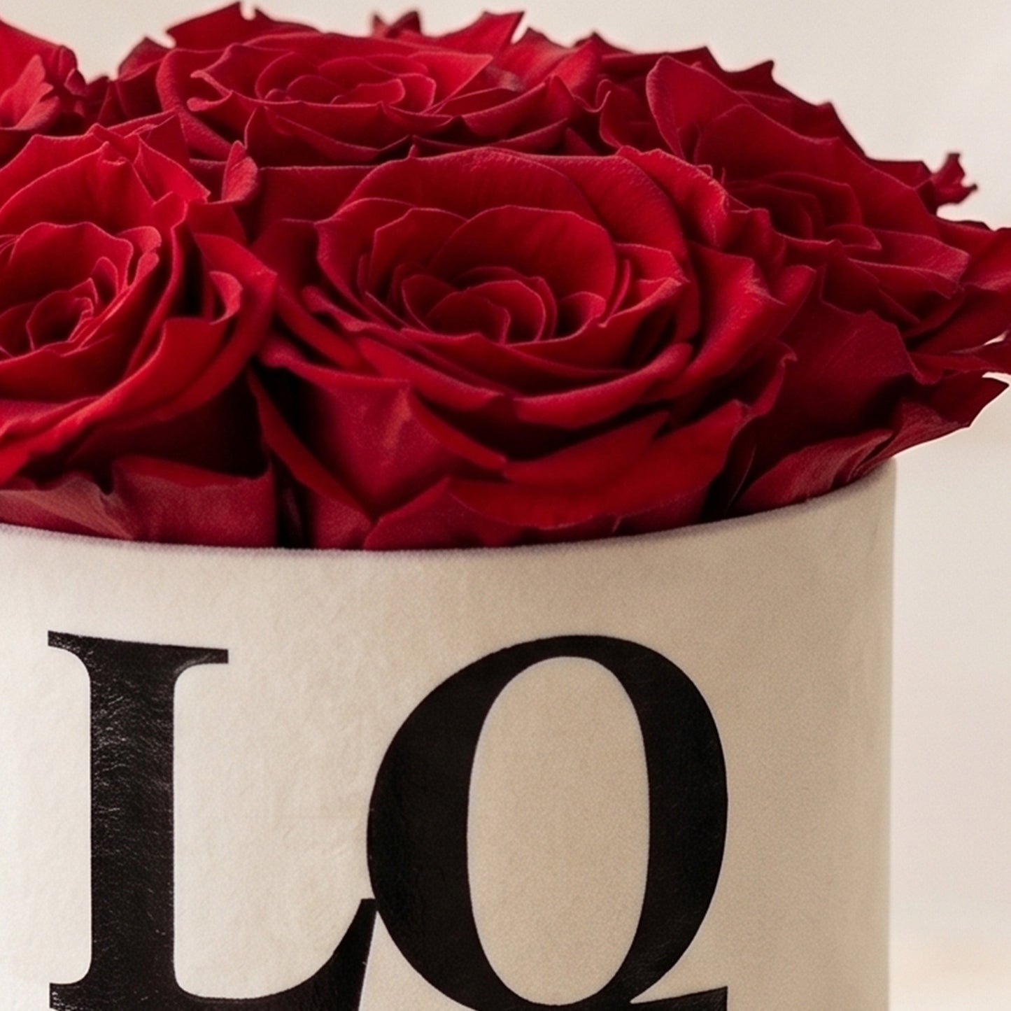 Essence White Box | Love Edition | Red Roses