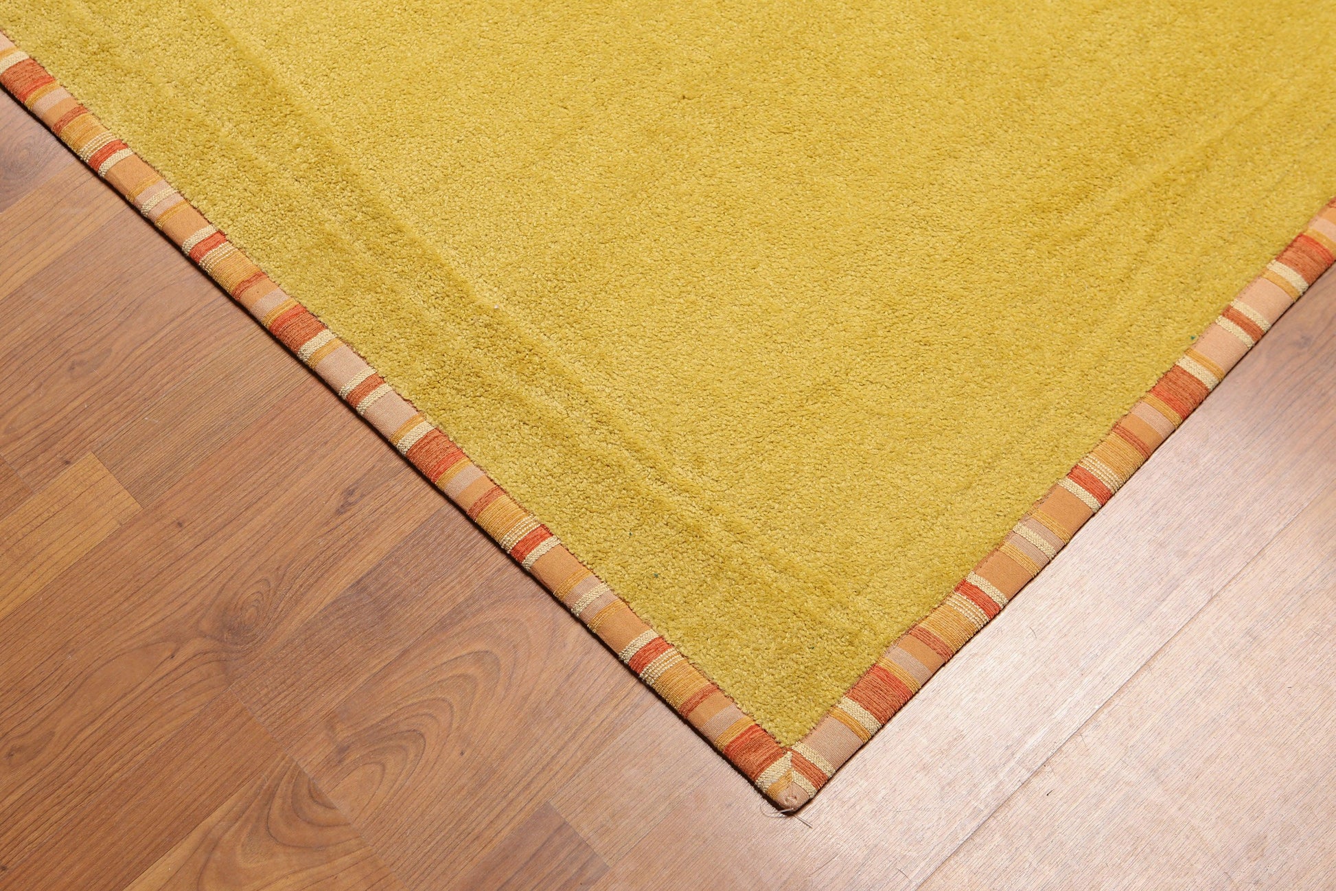 5'3" x 7'9" Modern 100% Polypropylene Area Rug Gold-4