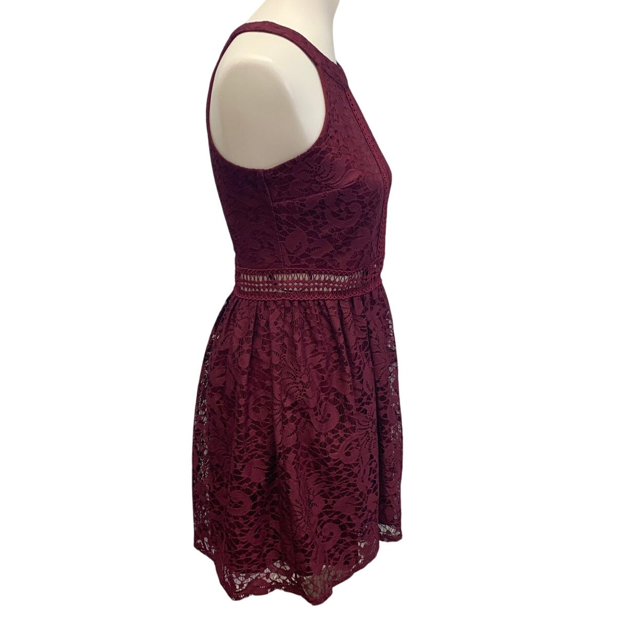 By & By Juniors Size 9 Sleeveless Lace Fit & Flare Wine Red Knee Length Dress