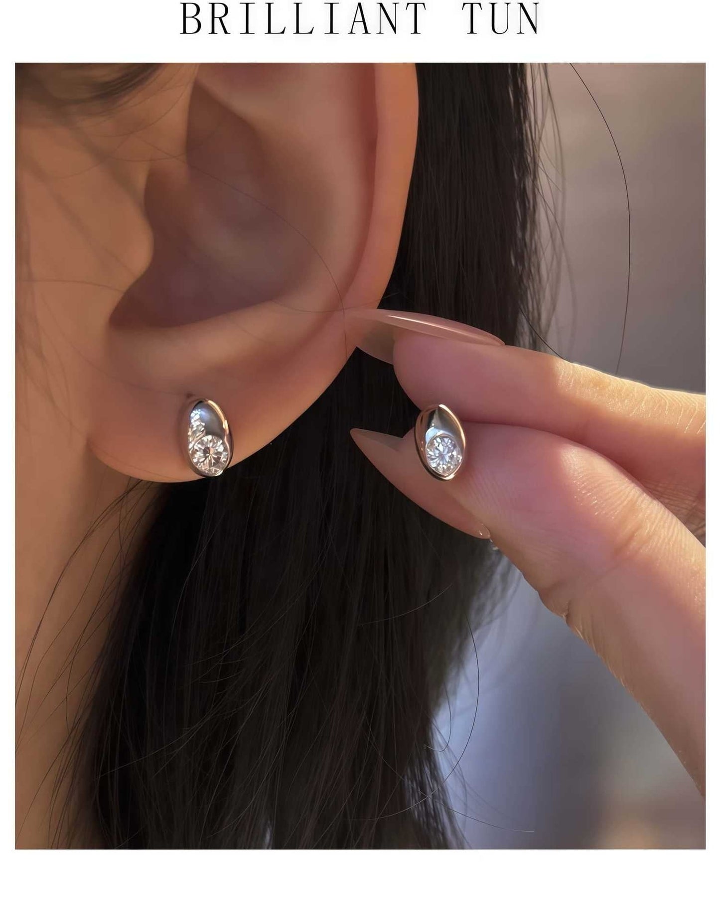 S925 Sterling Silver Oval Stud Earrings With A Single Moissanite Diamond